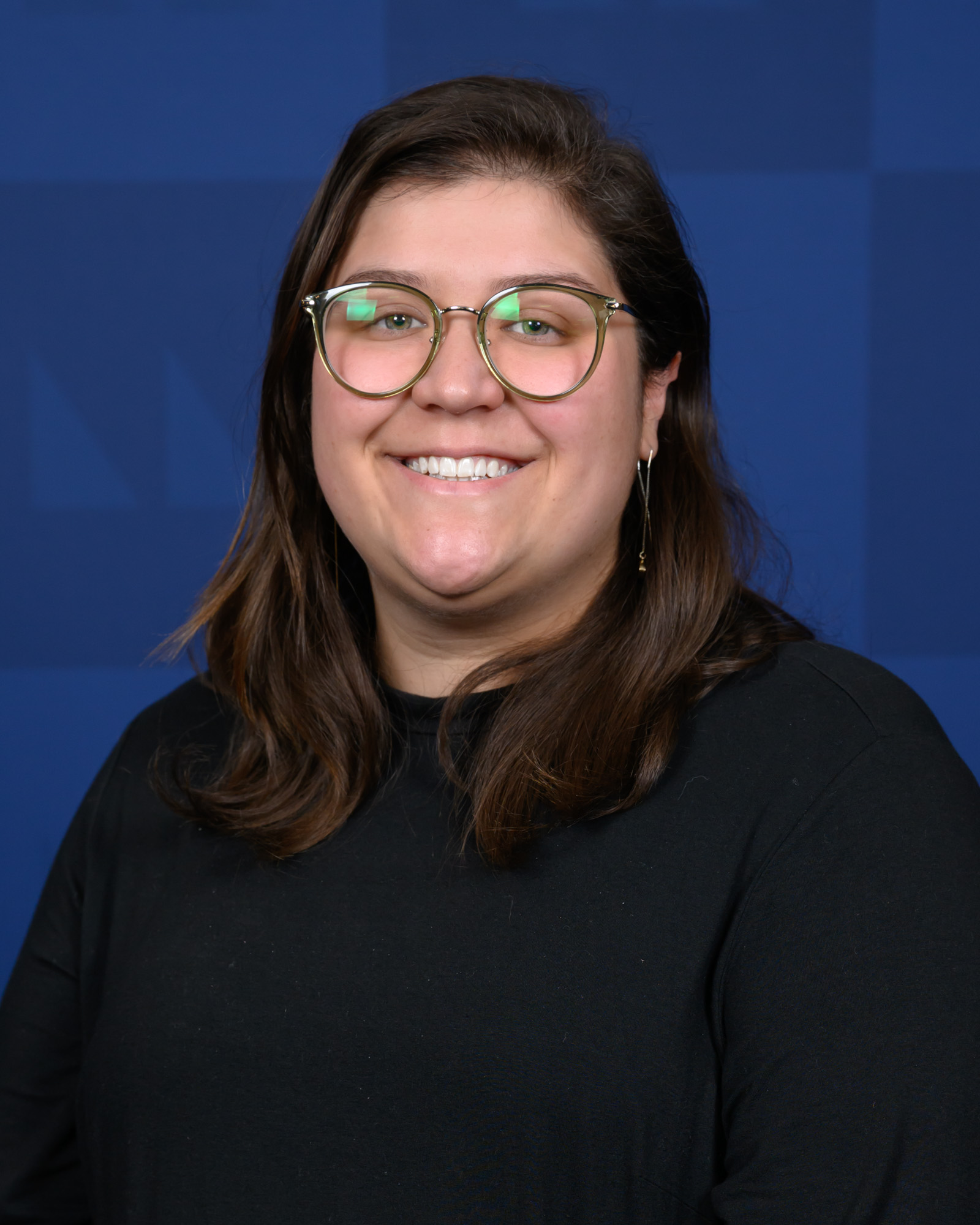 Shelby Maji headshot